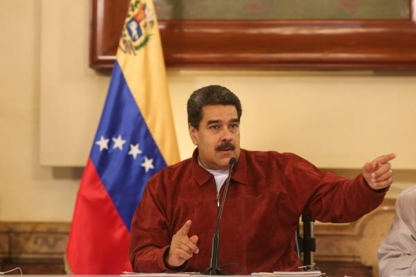 Maduro: El que no respete los precios  justos será visitado por el Sebin