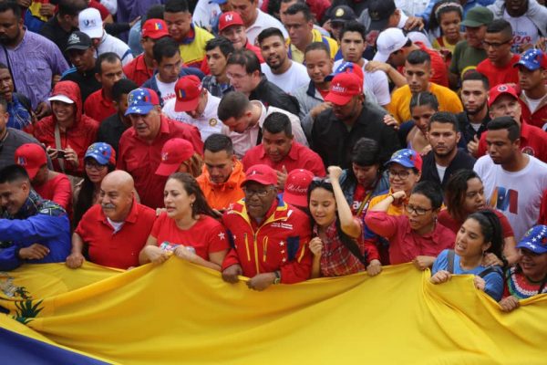 Oficialistas de Vargas marcharon  en Caracas en apoyo a medidas económicas