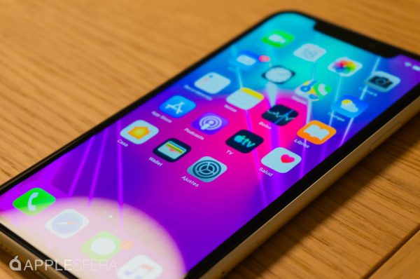 Los iPhone de 5,4″ y 6,7″ que Apple lanzaría en 2020 tendrían paneles más finos, según ETNews