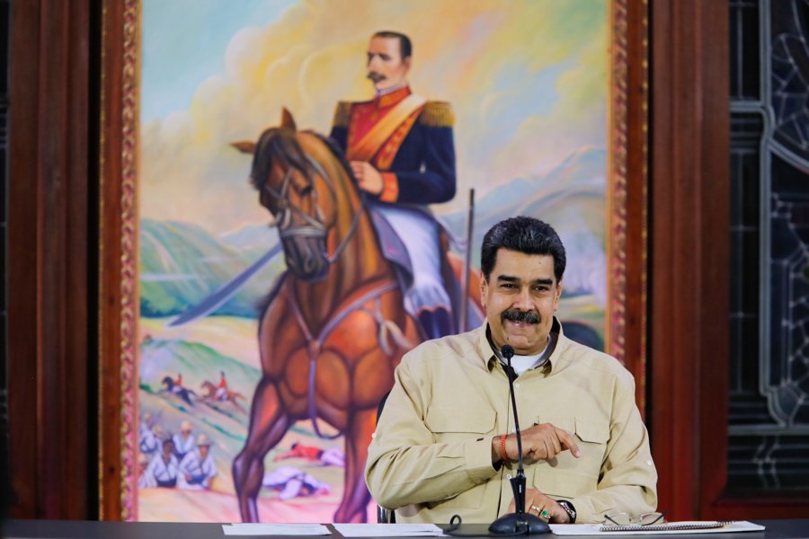 Maduro: Más de 54 mil comercios estarán incorporados al petro