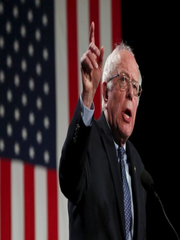 Sanders incluye en su campaña un amparo para venezolanos en EEUU
