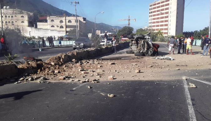 Muere parrillero cuando  es atropellado por una Fortuner  en la Intercomunal de Macuto