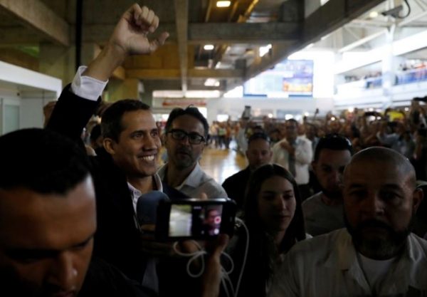 Guaidó viajó a Colombia  para reunirse con Mike Pompeo