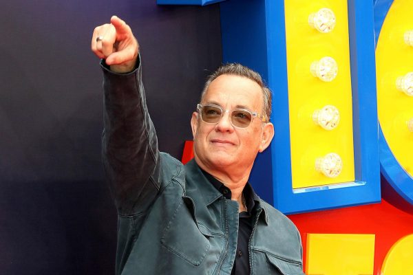 Tom Hanks recibió premio especial en los Globos de Oro