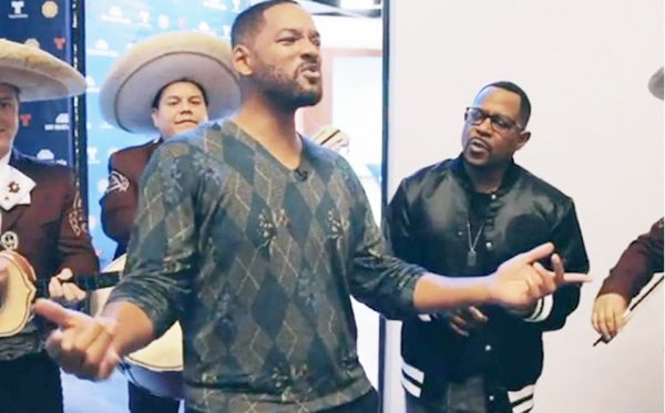 Will Smith canta con mariachi