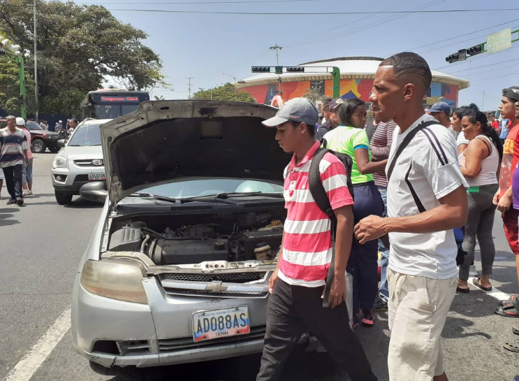 Bus pierde los frenos y provoca choque cuádruple en la Soublette