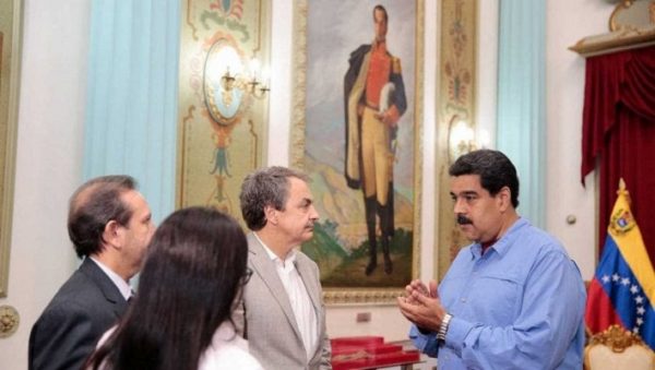 Zapatero prevé diálogo  con acuerdo y salida electoral