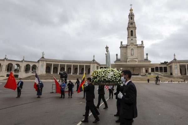 Por primera vez se hace la peregrinación de Fátima sin peregrinos