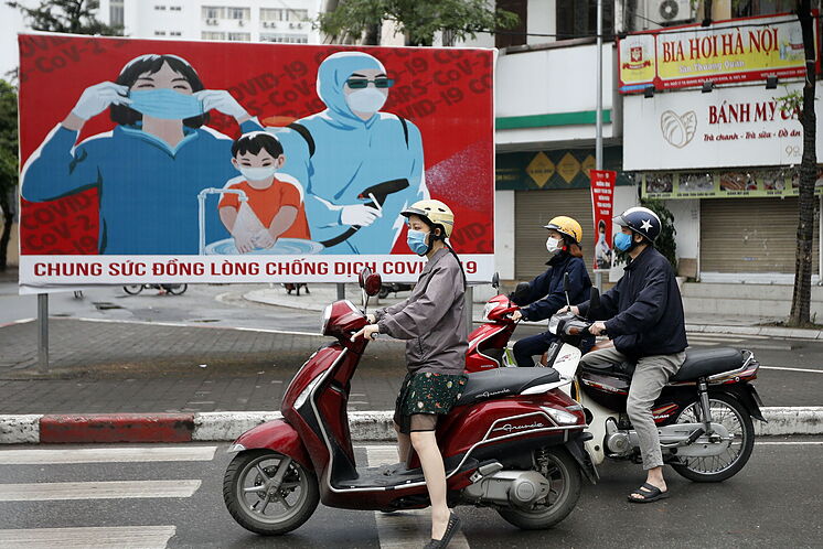 Vietnam aisló su tercera ciudad para frenar rebrotes