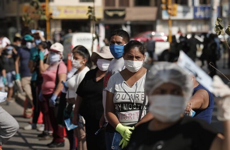 Perú roza los 300 mil casos  y supera las 10 mil muertes por Covid