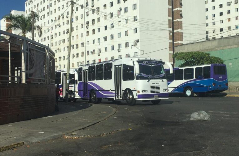Desaparecen los buses de la Caracas-La Guaira durante la radicalización