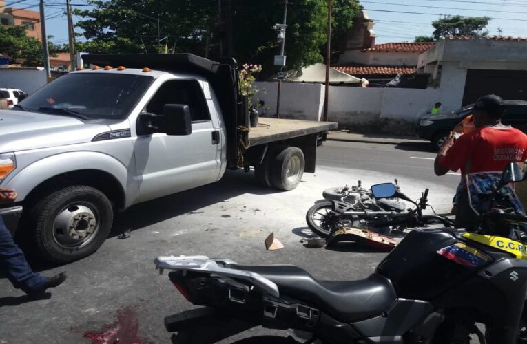 Motorizado chocó contra camión   que trabaja para la Gobernación