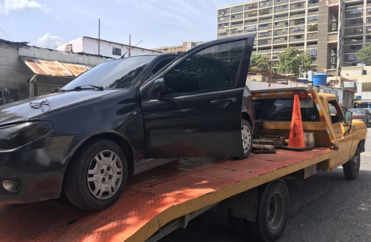 Remolcar un vehículo desde Catia la Mar a Macuto cuesta $100