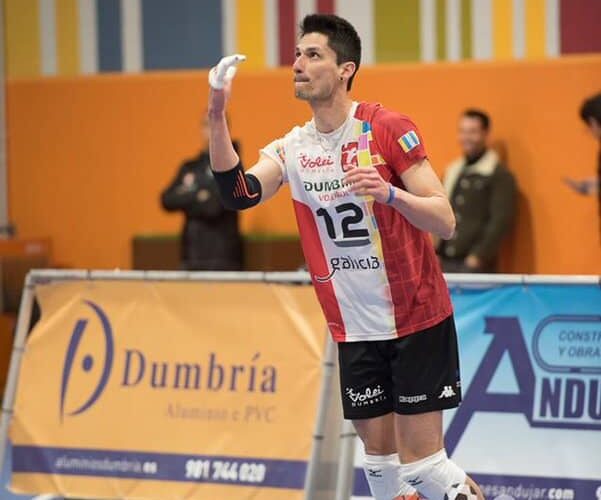 González jugará un año más en el voleibol español
