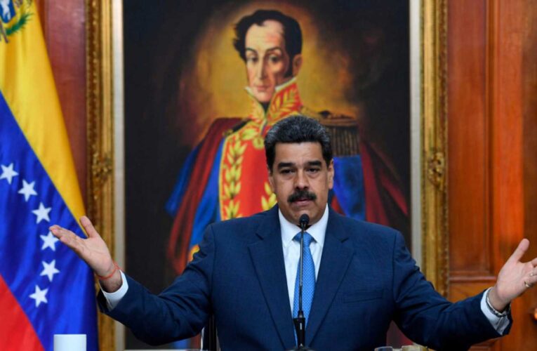 Maduro prepara decreto para avanzar en el diálogo