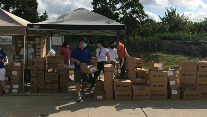 Embajada de Venezuela en EEUU entregó alimentos gratuitos en Houston