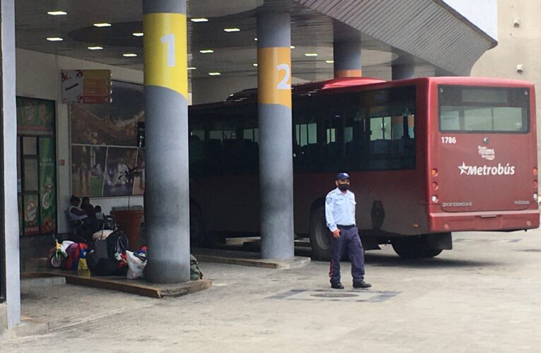 Solo buses para la Costa trabajan en el Terminal de La Guaira
