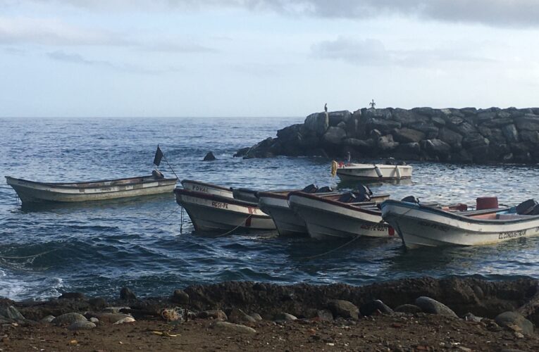Pescadores del Macuto descontentos por aumento de la gasolina