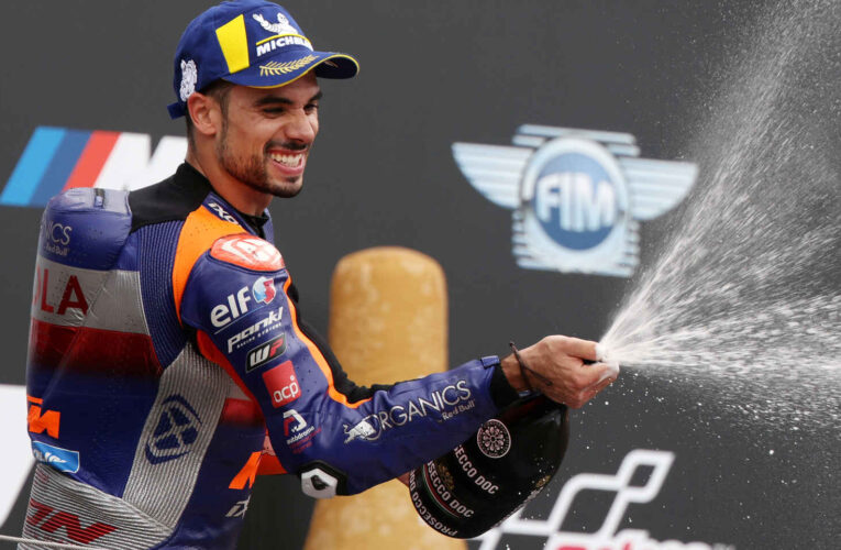 Triunfo histórico de Oliveira en MotoGP