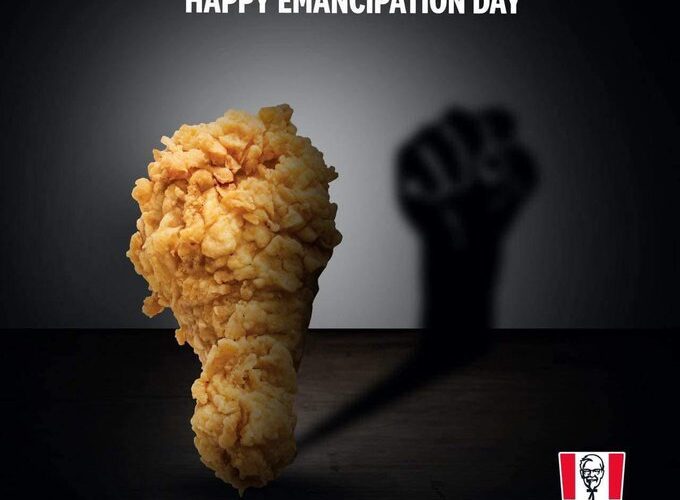 KFC eliminó anuncio que mostraba una pata de pollo “racista”