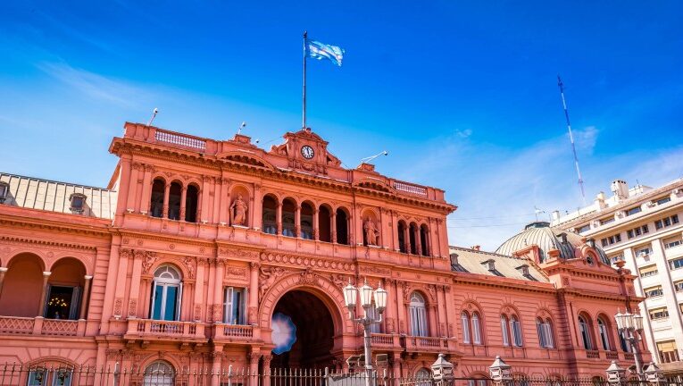 Argentina y FMI comenzarán a negociar nuevo programa crediticio