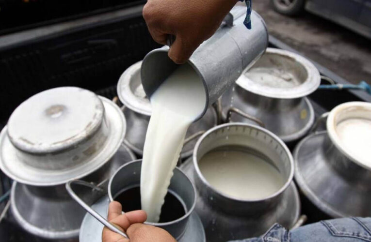 Sector lácteo reporta caída en la demanda por altos costos del producto