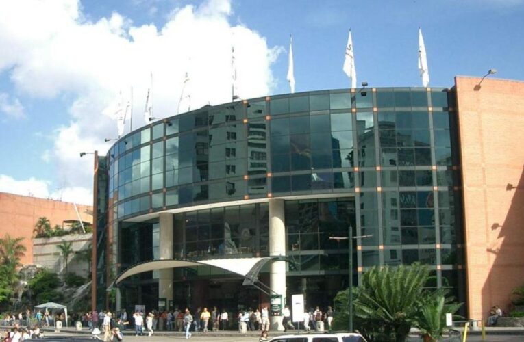 Centros comerciales de la Gran Caracas funcionarán en horario especial