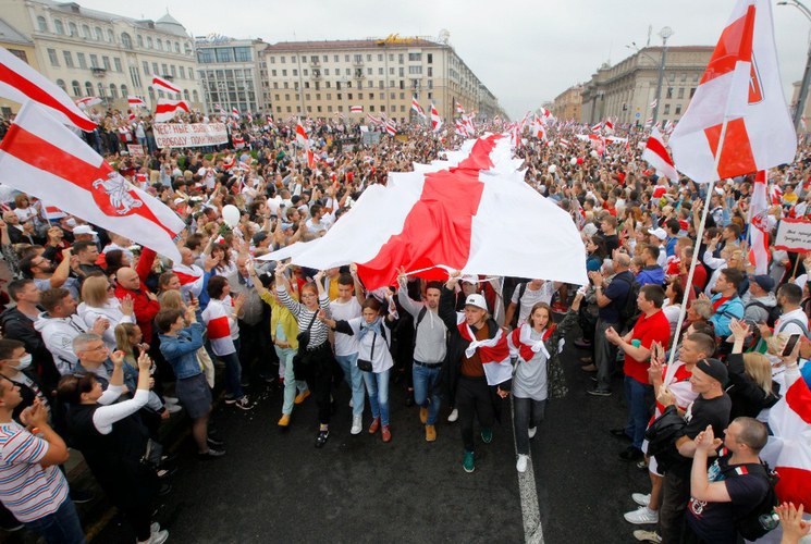 Miles de bielorrusos salieron a protestar otra vez