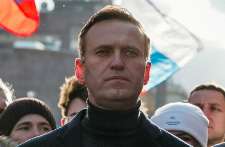 Médicos rusos dicen que no hay veneno en Navalny y bloquean su traslado a Alemania