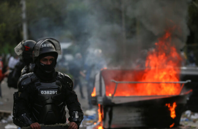 Colombia: 7 muertos en protestas por la muerte de un abogado a manos de policías