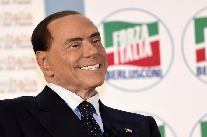 Berlusconi permanece estable tras contagio de Covid