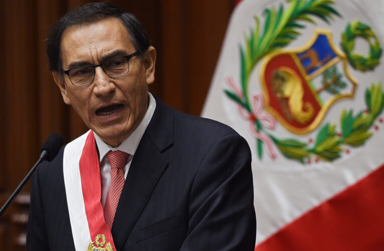Congreso peruano rechaza destitución del presidente Vizcarra