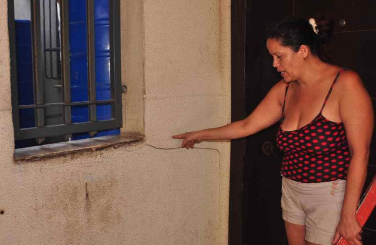 En peligro 32 familias por colapso de 2 torres en el Hugo Chávez