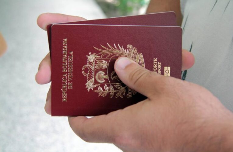 Más de 30.000 personas firman petición para exigir pasaportes al Saime