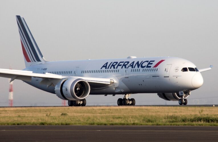 Air France suspende vuelo especial por falta de autorización