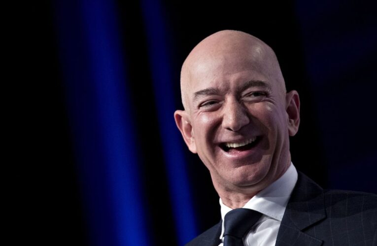 Jeff Bezos encabeza lista de millonarios por tercer año consecutivo