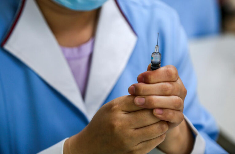 OMS: Vacuna podría estar lista este año