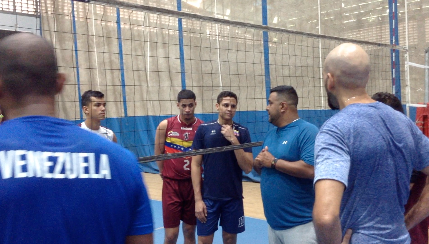 Preselección venezolana de voleibol entrena rumbo a Tokio