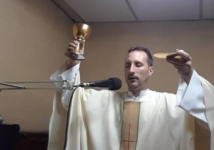 Matan a sacerdote para robarlo