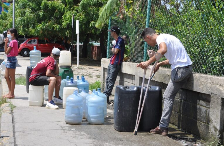 Hace 7 meses no reciben agua en Tacagua