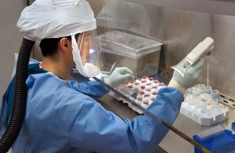 OMS y China evalúan vacunas de emergencia