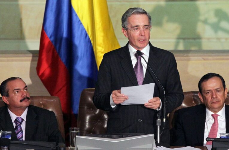 Uribe: Mantendré la lucha por mi honorabilidad