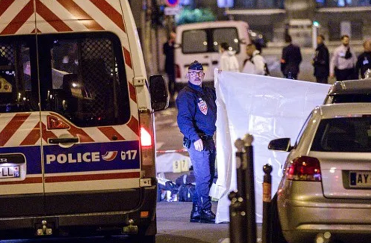 Terrorista decapita a maestro en Francia