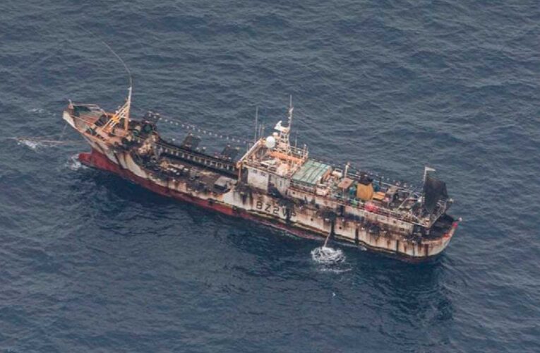 300 pesqueros chinos amenazan aguas chilenas