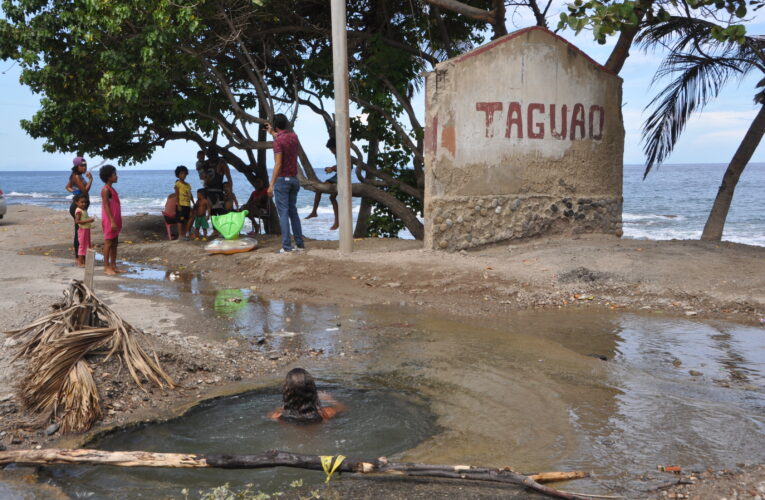 Hueco en Taguao se convirtió en piscina