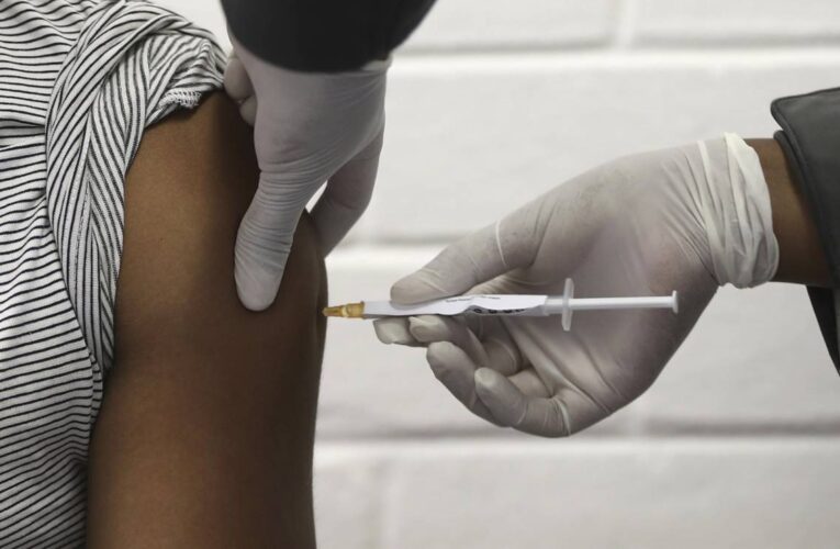 Inglaterra: Primeras vacunas podrían ser imperfectas