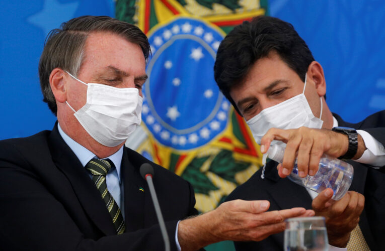 Bolsonaro: Dejen de ser un país de maricas