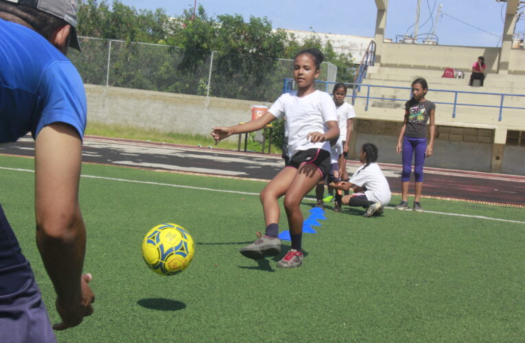 Fútbol guaireño realizó festival de captación femenino