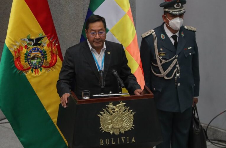 Arce cambia el alto mando militar boliviano