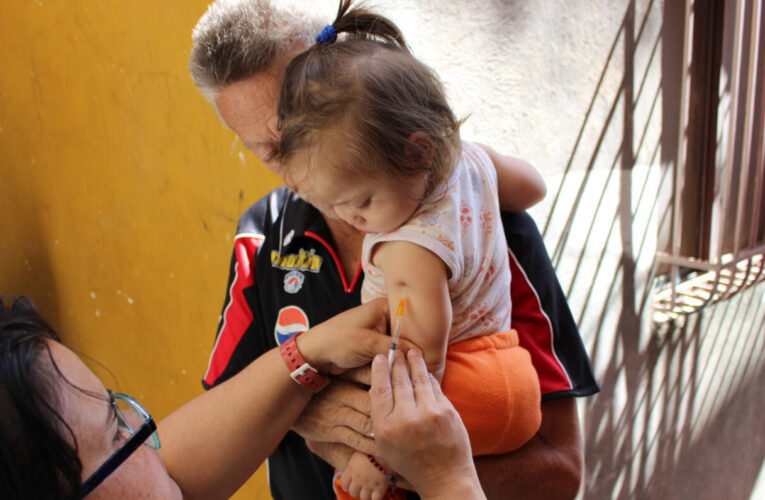 Por deuda Venezuela no puede obtener vacunas de la OPS